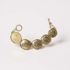 Matte Light Gold tone And Shell Toggle clasp closure Bracelet